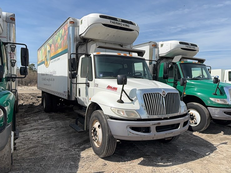 2017-international-durastar-4300-image-2