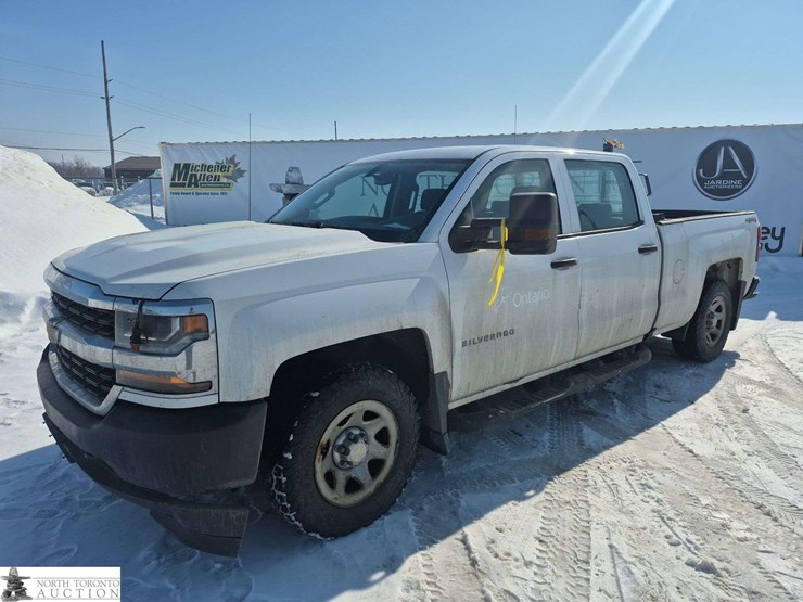 2017-chevrolet-silverado-1500-image-1