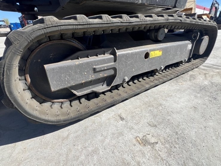 2022-volvo-ecr25d-image-17