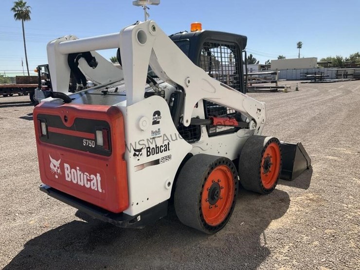 2015-bobcat-s750-image-5