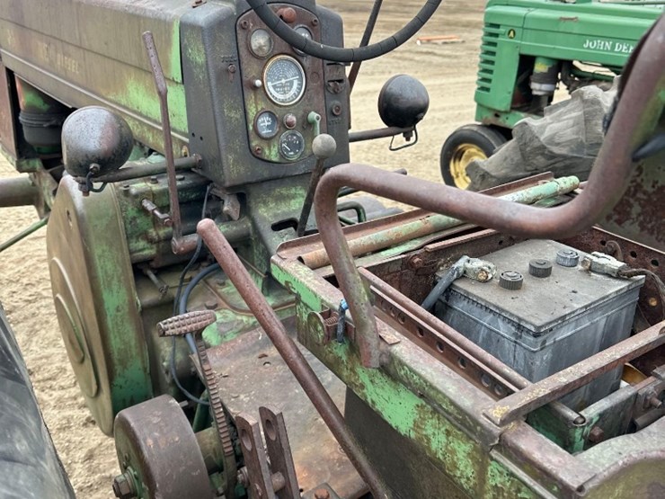 john-deere-70-image-9