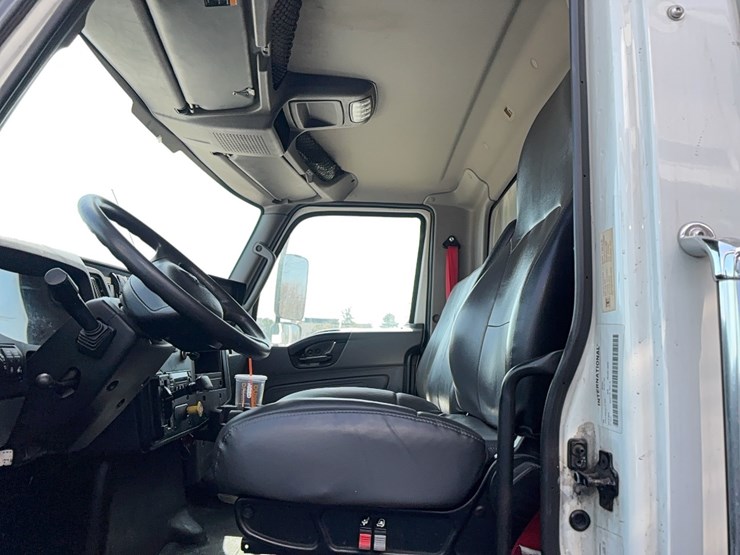 2020-international-mv607-image-11