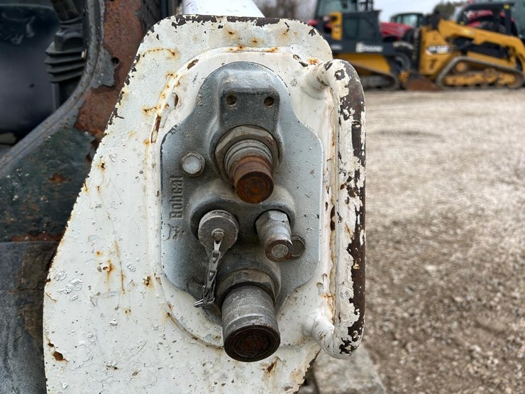 bobcat-t590-image-11