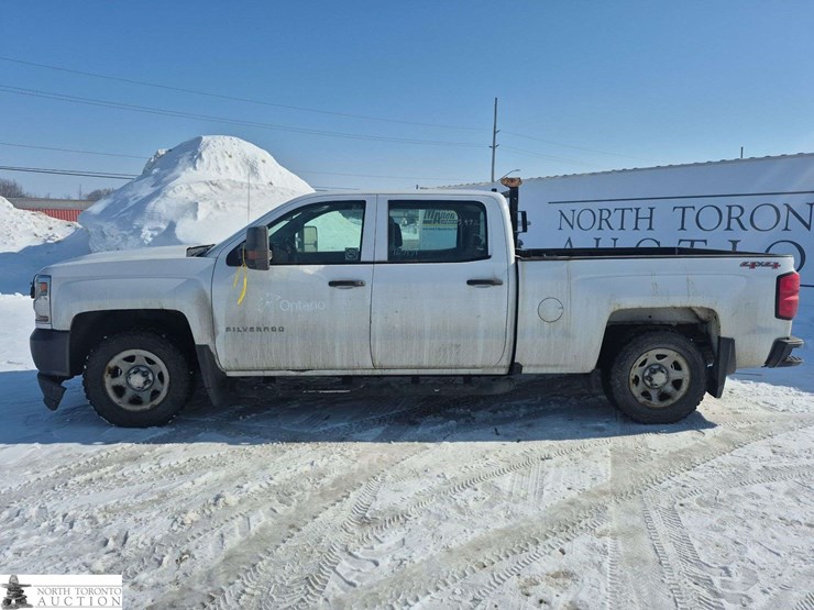 2017-chevrolet-silverado-1500-image-2
