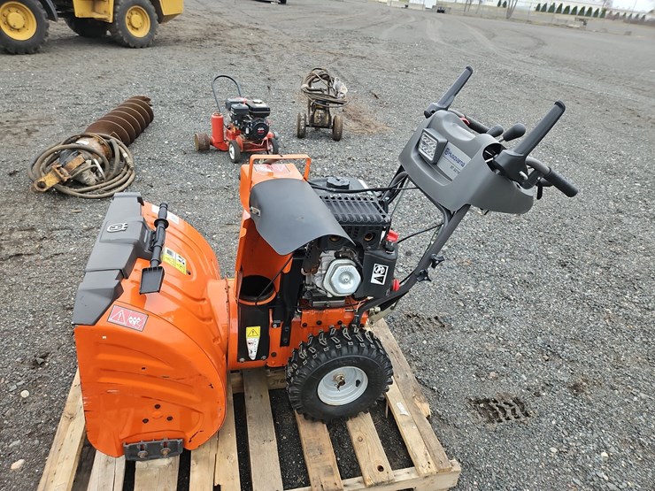 husvarna-st327p-snow-blower-image-3