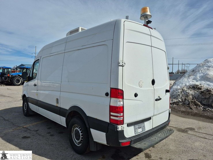 2013-mercedes-benz-sprinter-2500-image-7