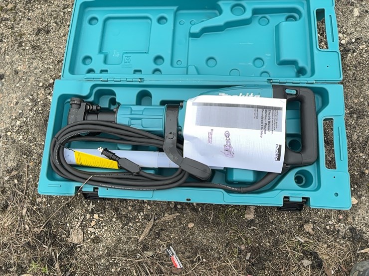 new-makita-35-lb-demolition-hammer--hm1307cb--recon--1-yr-factory-warranty-new-support-equipment-image-1