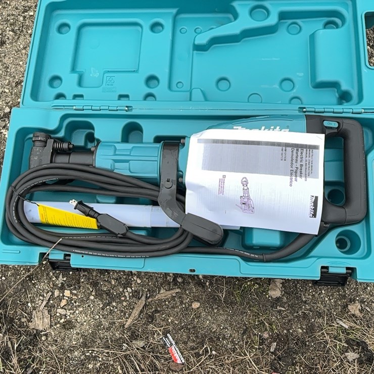 NEW MAKITA 35 LB DEMOLITION HAMMER -HM1307CB- RECON- 1 YR FACTORY WARRANTY NEW SUPPORT EQUIPMENT