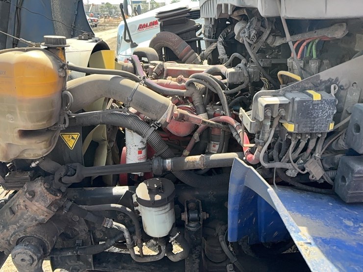 2017-international-durastar-4300-image-23