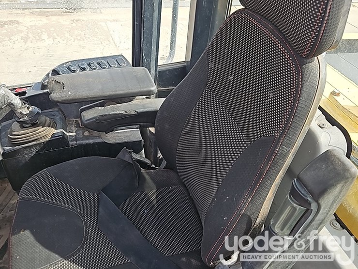 2014-komatsu-wa270-7-image-24