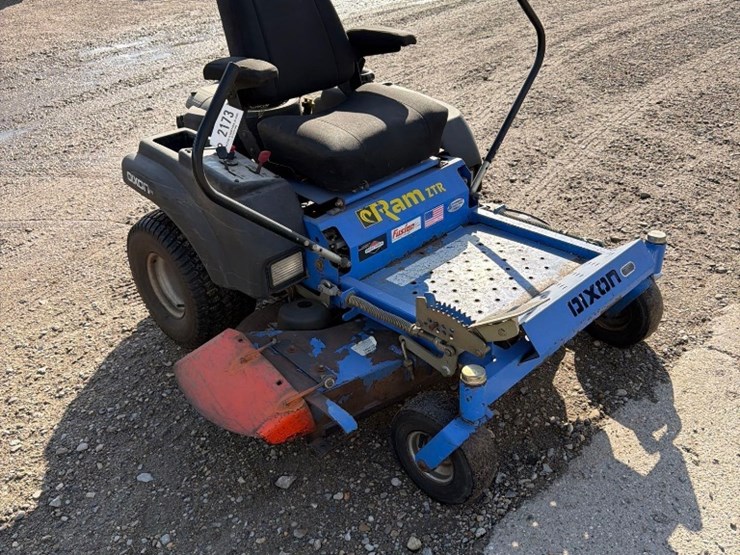 2173---dixon-zero-turn-mower-image-2