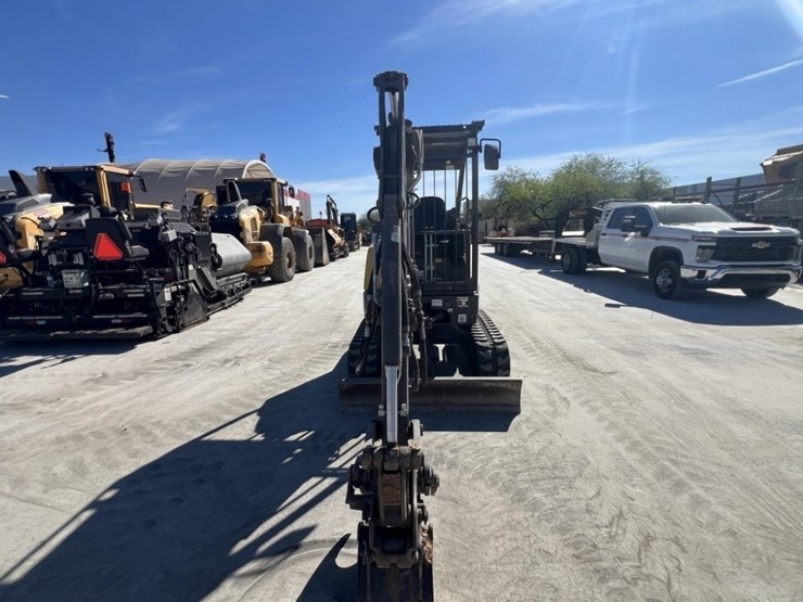 2022-volvo-ecr25d-image-8