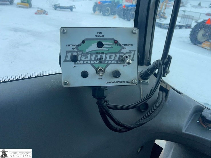 2013-new-holland-tv6070-image-19