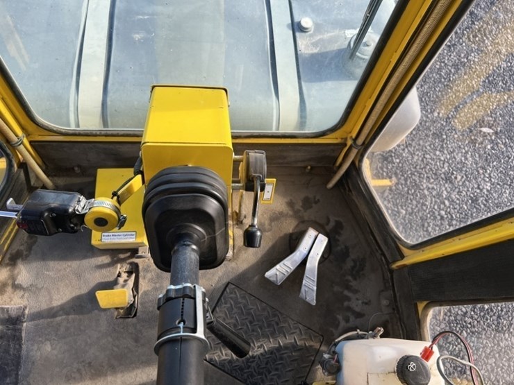 2015-superior-broom-dt80j-image-31