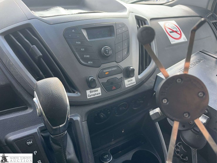 2016-ford-transit-image-12