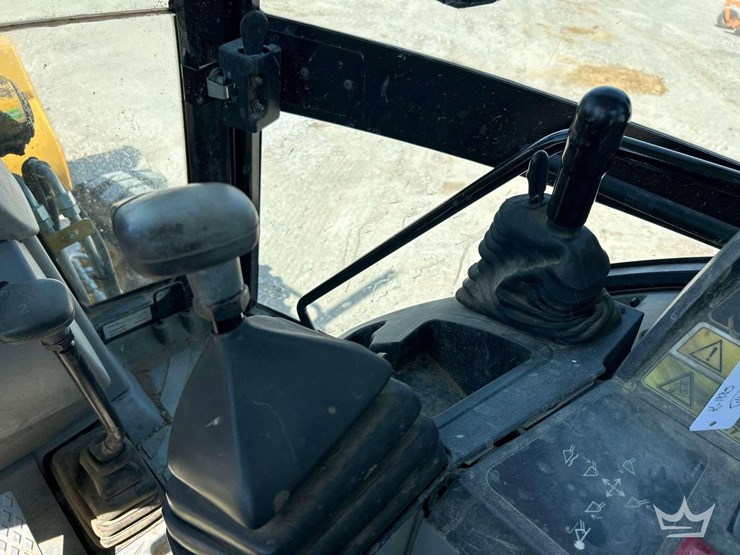 2011-caterpillar-420e-image-13