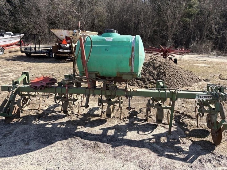 weatherall-4-row-applicator-image-3