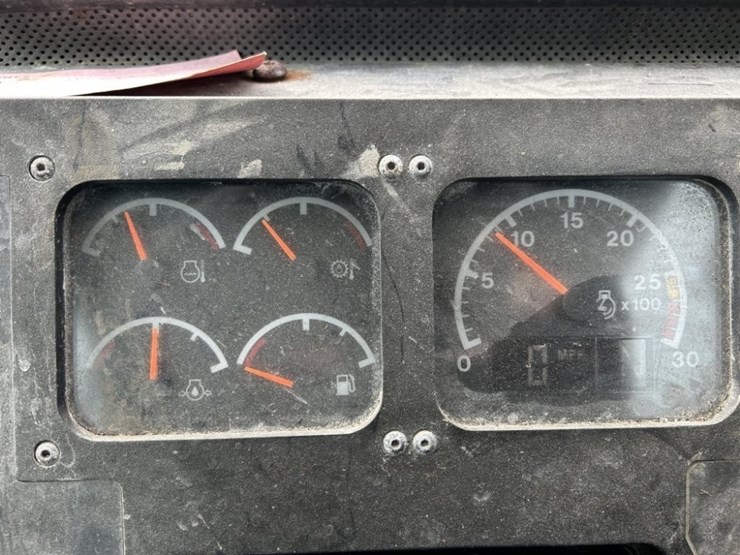 2009-caterpillar-ad55b-image-25