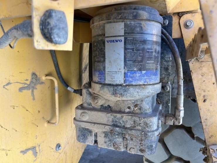 2022-volvo-l90h-image-37