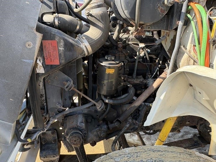 2002-international-8100-image-16