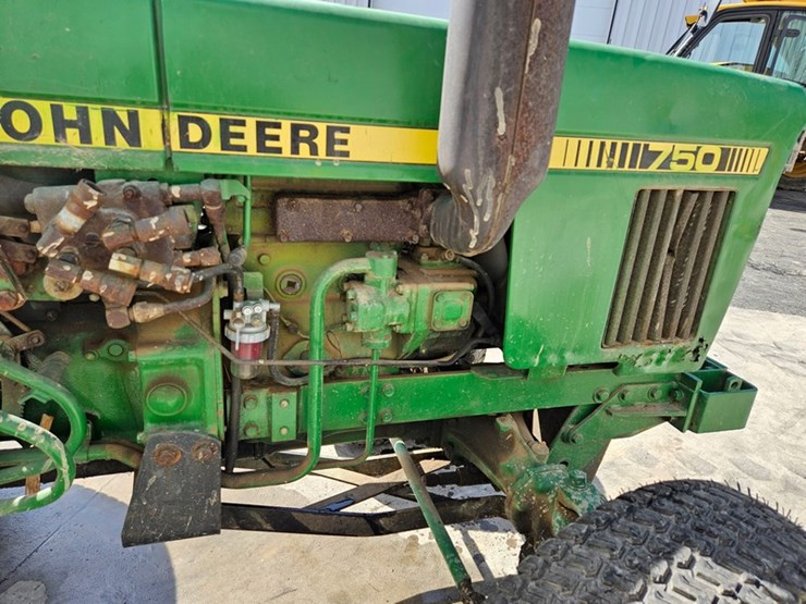 john-deere-750-image-10