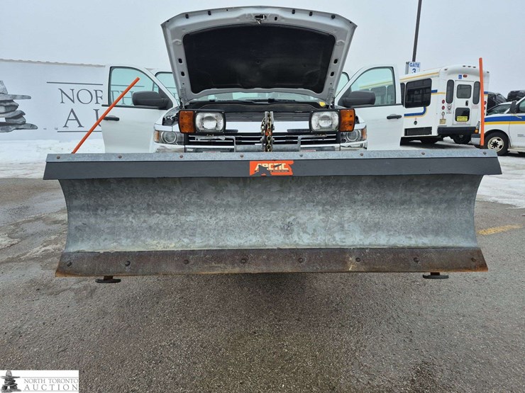 2016-chevrolet-silverado-2500hd-image-32