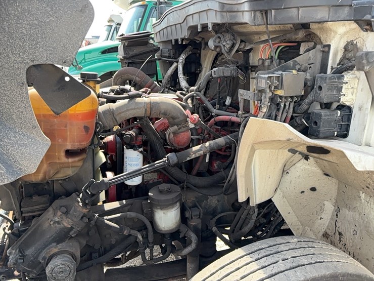 2016-international-durastar-4300-image-18