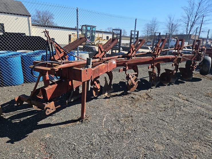 white-6-bottom-plow-image-1