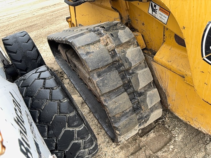 deere-ct332-image-12