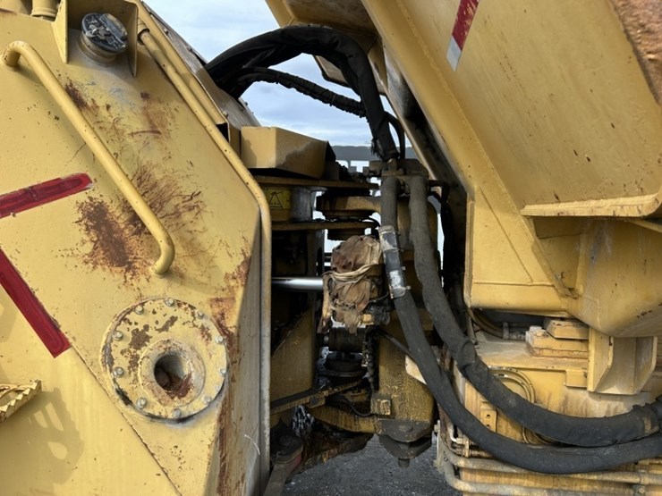 2009-caterpillar-ad55b-image-34