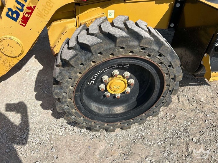 2013-caterpillar-420f-image-34