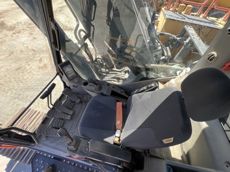 2019-volvo-ec380el-image-44