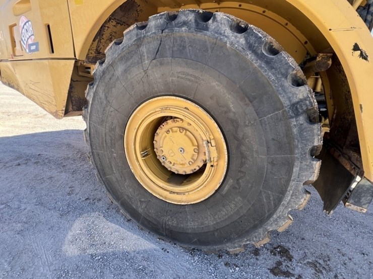 2013-caterpillar-740b-image-10