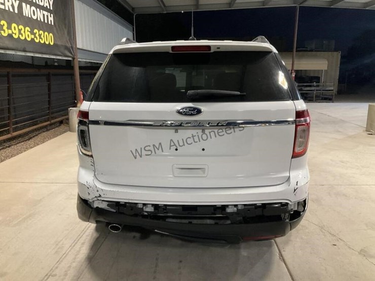 2015-ford-explorer-image-6