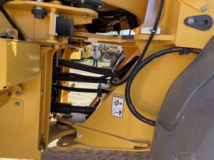 2023-volvo-l70h-image-23