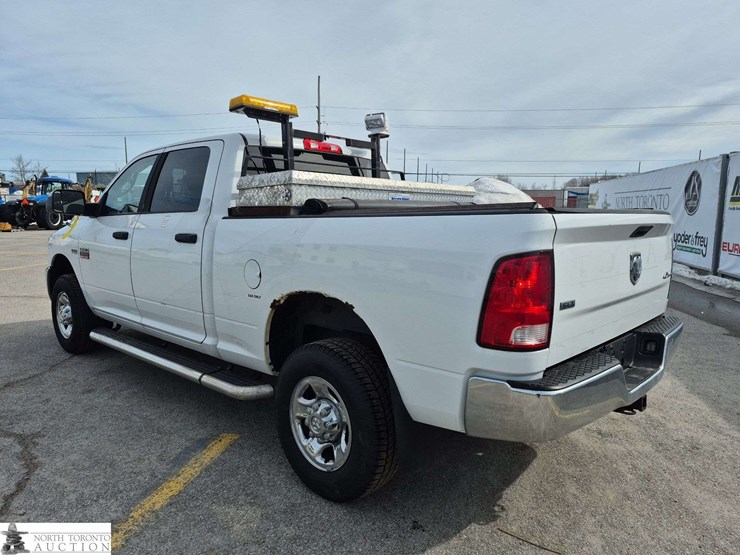 2011-dodge-2500-image-7