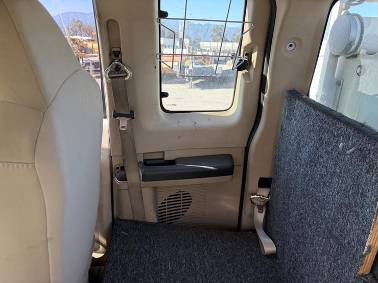 2010-ford-f450-image-12