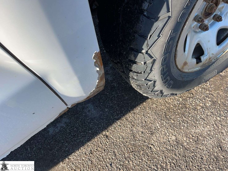 2018-chevrolet-silverado-1500-image-25