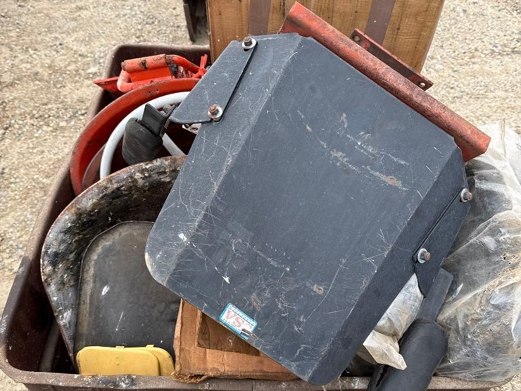 2216---box-full-of-case-seats---from-the-larry-polk-estate-image-2