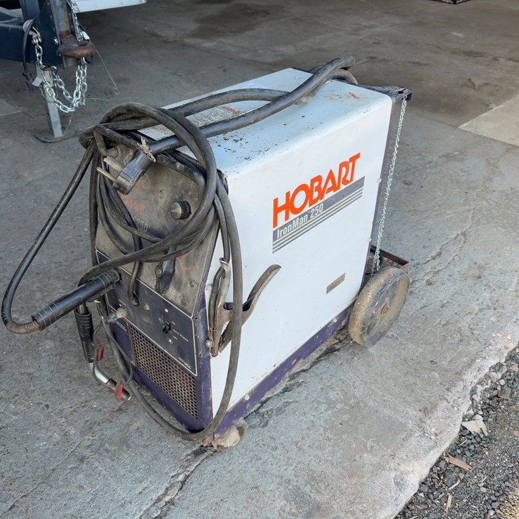 HOBART IRONMAN 250 MIG WELDER