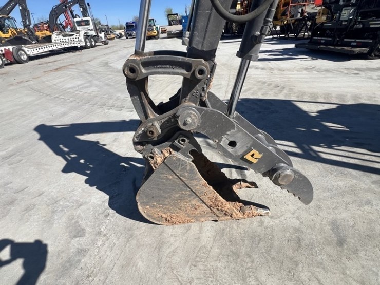 2022-volvo-ecr25d-image-9