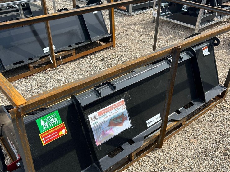 raytree-rmrb72-72in-skid-steer-power-rake-bucket-image-4