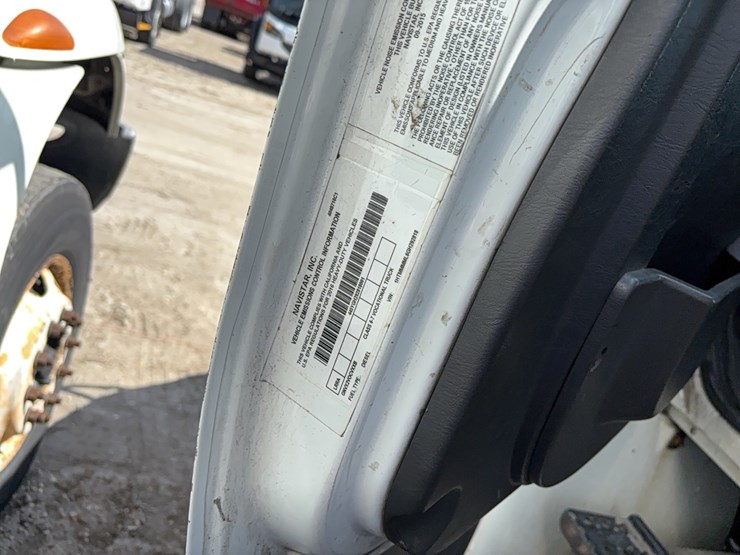 2016-international-durastar-4300-image-17