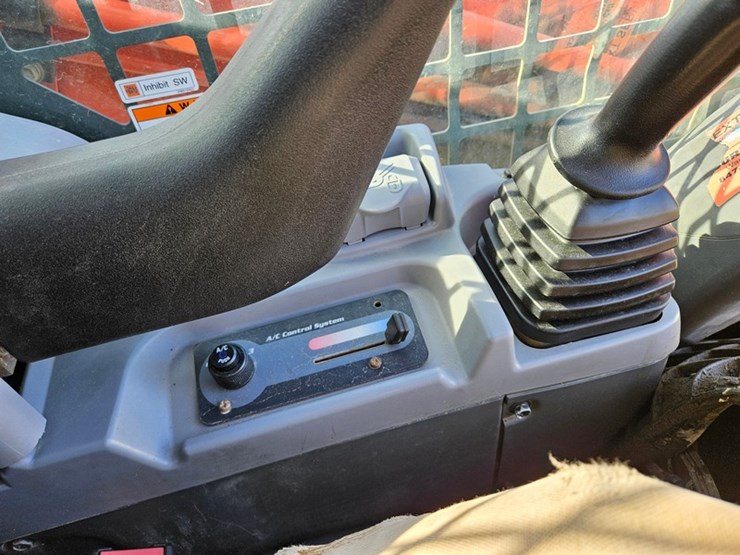 kubota-svl95-2s-image-29