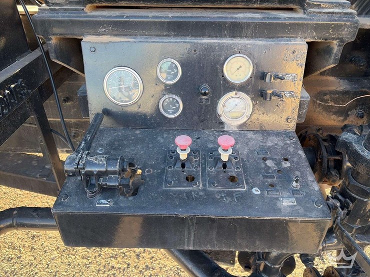 2005-international-5900i-t/a-gardner-denver-kill-truck-image-23