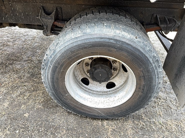 2005-international-durastar-4300-image-4