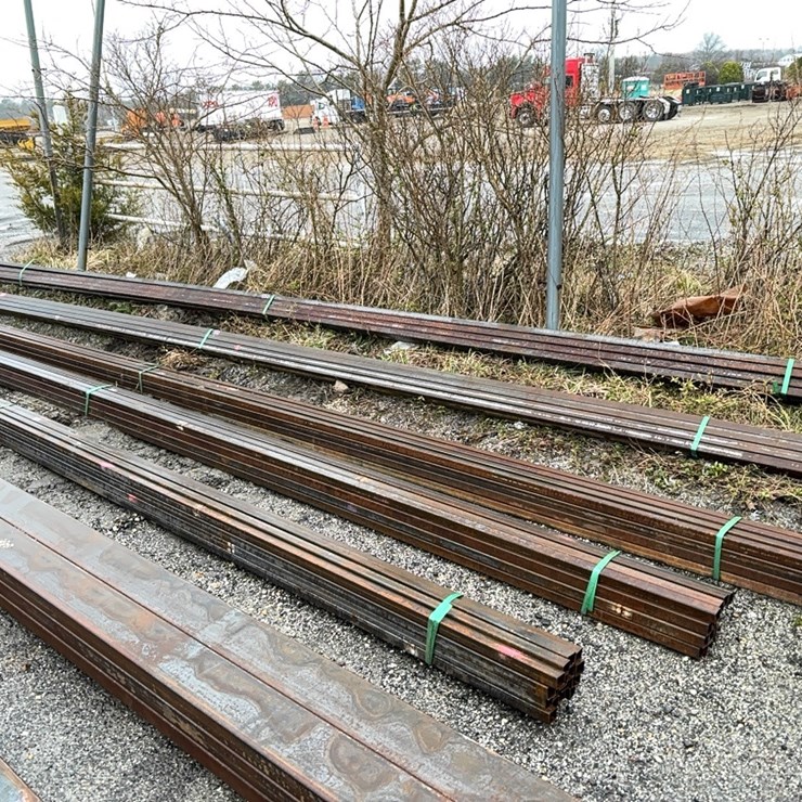 BUNDLE OF 1 1/2IN. TUBING NEW SUPPORT EQUIPMENT