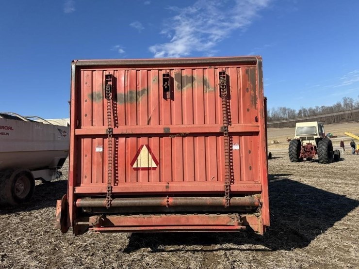 hesston-stackhand-30a-stacker---off-site-image-7