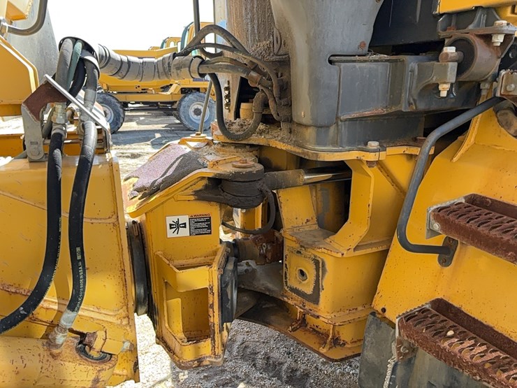 deere-300d-ii-image-9