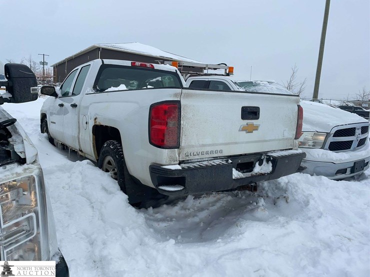 2015-chevrolet-silverado-1500-image-2